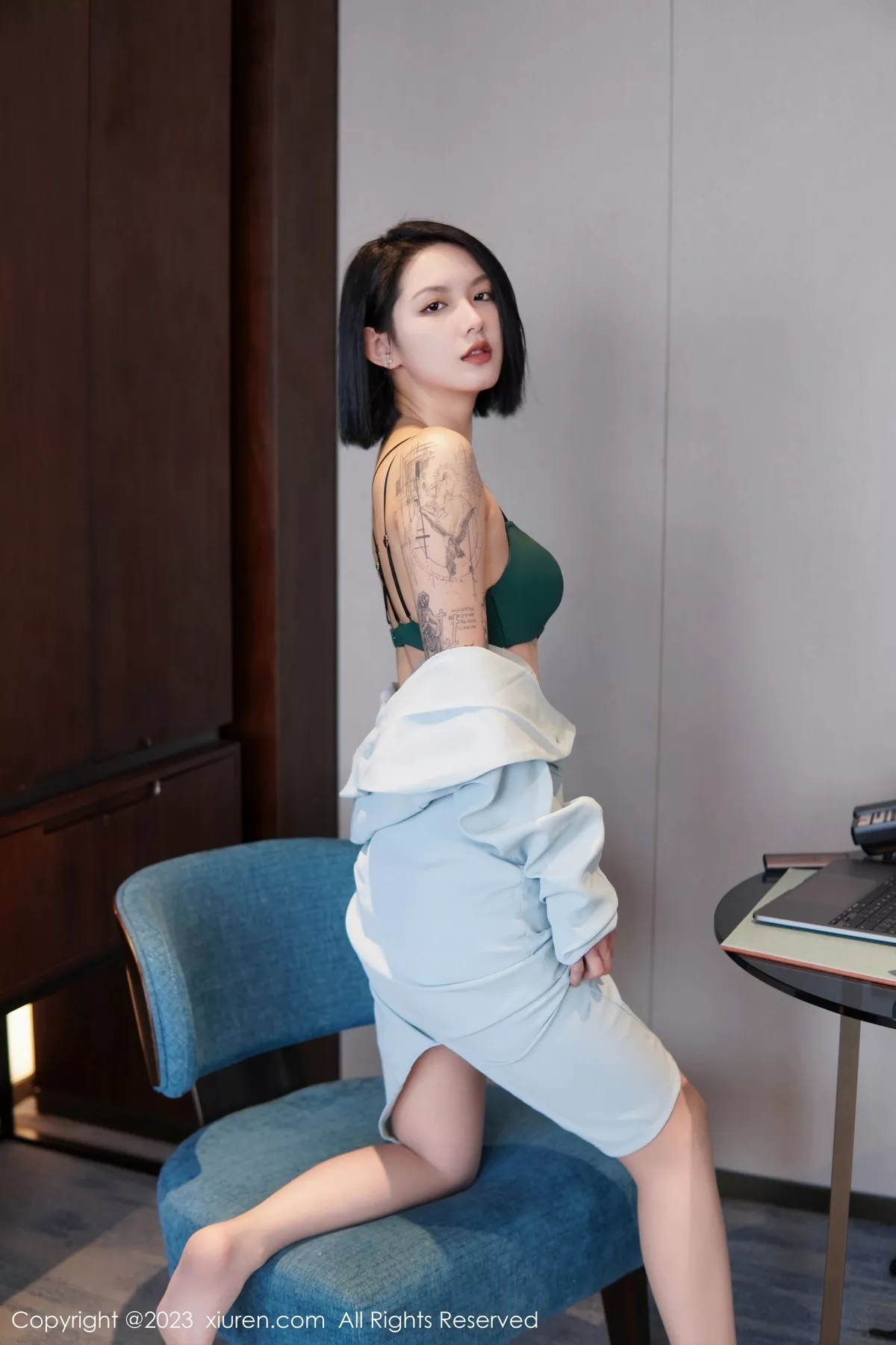 [XiuRen秀人网]第6885期乔一一写真-秀人资源网